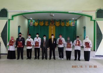 Penerimaan Satyalancana Karya Satya bagi 144 PNS Kemenag  Brebes