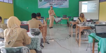 Pelatihan pemanfaatan Google Classrom untuk pembelajaran Online di MIN 3 Brebes berbasis android