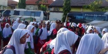 PENGEMBANGAN WAWASAN SISWA  MELALUI KEGIATAN AUTDOOR STUDY