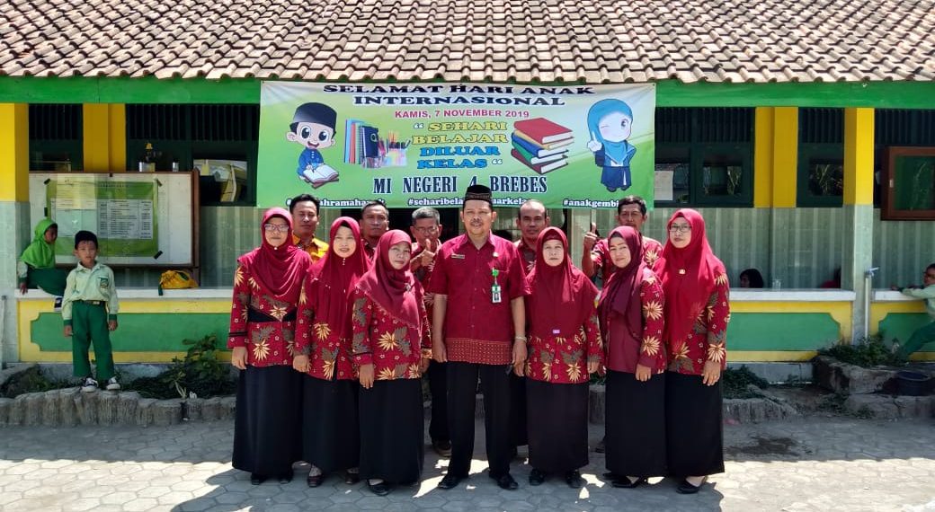Persiapan Para Guru MIN 4 Brebes dalam kegiatan Outdoor Classroom Day
