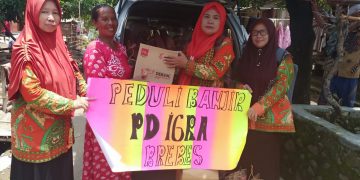 Penyerahan Dana Bantuan Peduli Banjir PD IGRA Brebes