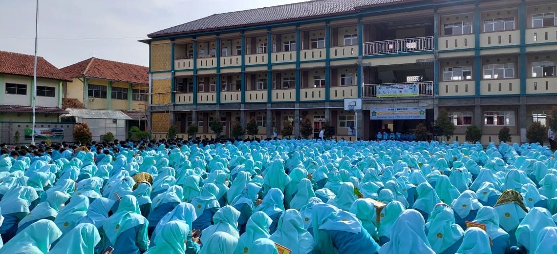 Merinding…!! Dengar, MAN 2  Brebes Bershalawat