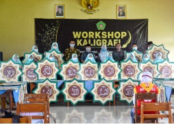 Ciptakan kreasi melalui Seni Islami dalam Workshop Kaligrafi MAN 2 Brebes