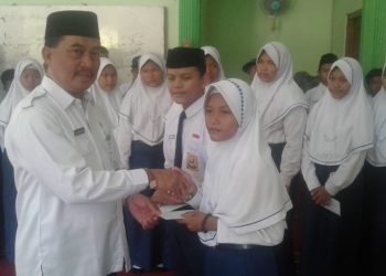 MTs Negeri 2 Brebes Berikan Santunan