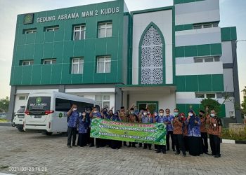 MAN 2 Brebes “ Ngangsu kawruh” ke MAN 2 Kudus