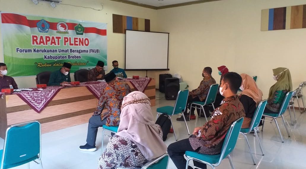 Kankemenag Kab Brebes bersama FKUB Akomodir Penghayat dan Edukasi Prokes