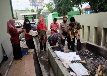 Kok di Hapus dan di Bakar