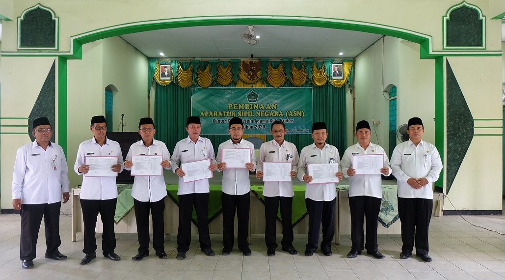 Penandatanganan kontrak kerja dan Pembinaan ASN