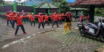 Kegiatan Senam bersama DWP Kementerian Agama dalam Rangka Meningkatkan Imunitas Tubuh Untuk Cegah Covid-19