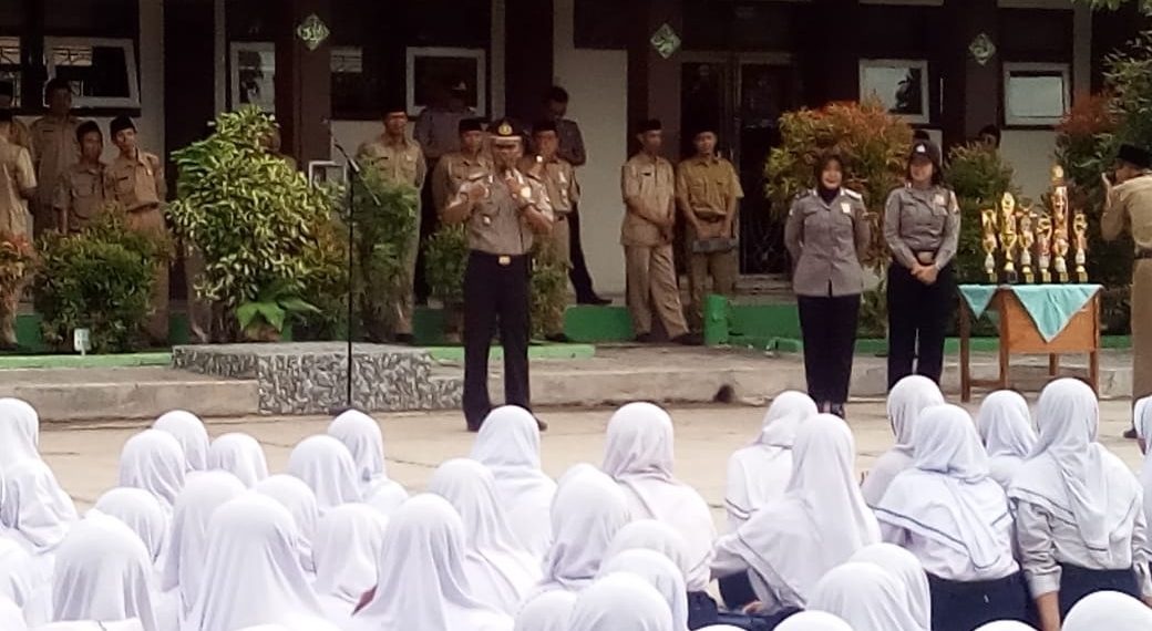 MTs N 02 DIDATANGI POLRES BREBES
