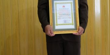 KEPALA KANKEMENAG KABUPATEN BREBES TERIMA PENGHARGAAN