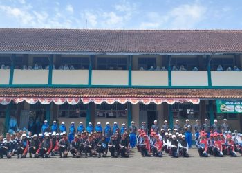 Antusias Siswa MAN 2 Brebes pada Gelaran Gerak Jalan HUT Ke-77
