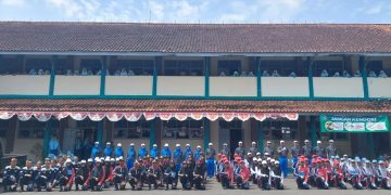 Antusias Siswa MAN 2 Brebes pada Gelaran Gerak Jalan HUT Ke-77