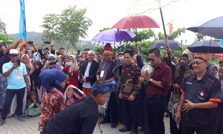 Momen Hari Santri 2020 : Daud “Cino” Jordan Hadir di Pesantre￼n Ekowisata Mubarokul  Ulum Brebes