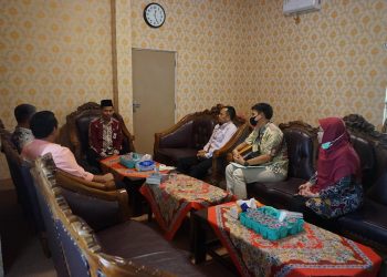 Mun￼dur dari Siskohat = Gugur Menunaikan Ibadah Haji