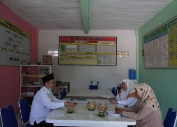 Kem￼enag Brebes Pastikan Pengunaan BOSDA Bagi Peningkatan Mutu Pendidikan