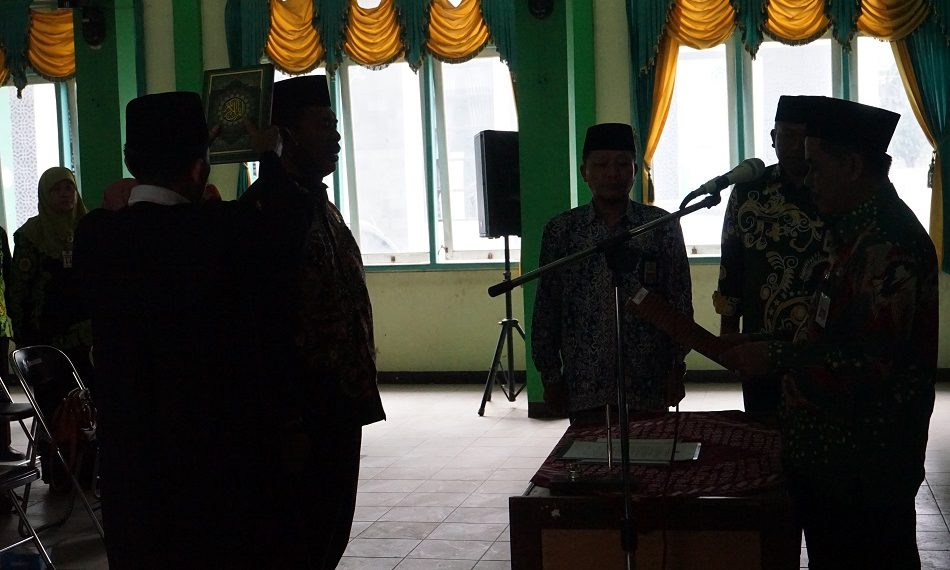 Jaga Martabat dan Kehormatan: Pesan Penting Pelantikan Pengawas di Brebes