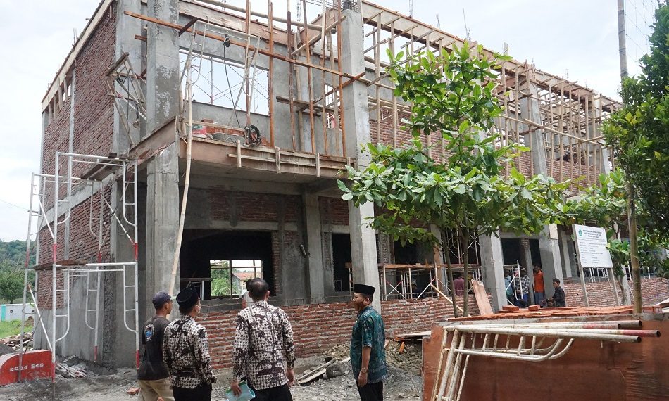 Sidak Pastikan Pembangunan Asrama Terpadu di MAN 2 Brebes