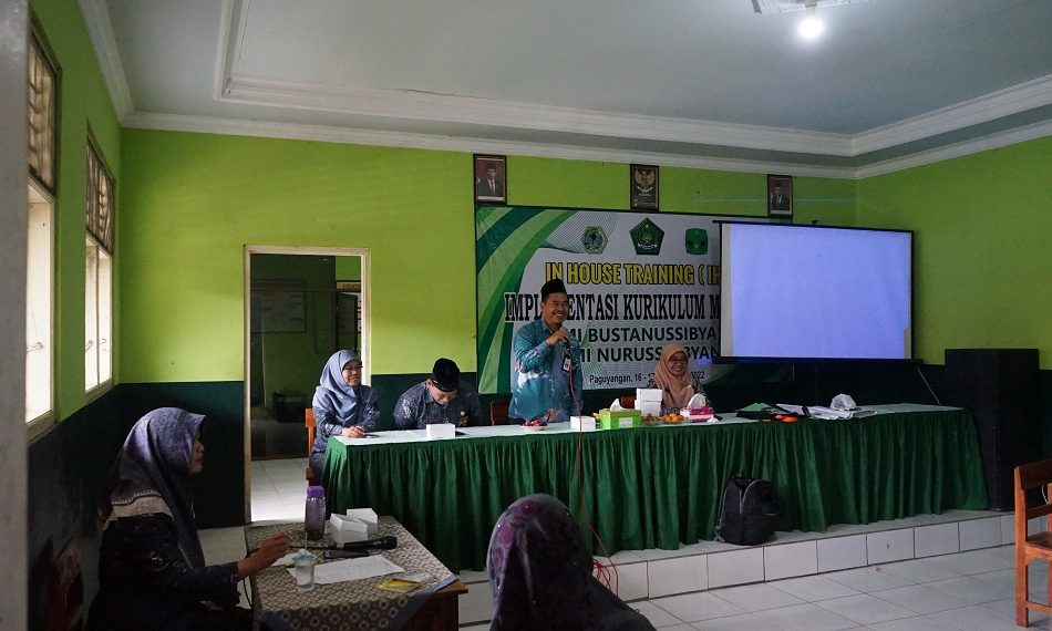 In House  Trainning  Penguatan  Implementasi  Kurikulum  Merdeka  di MI Sekecematan Paguyangan