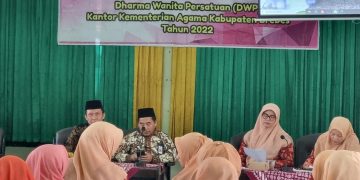 Pengurus DWP Kemenag Brebes Belajar Penyelenggaraan Jenazah Pada Pertemuan Bulanan