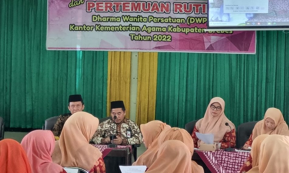 Pengurus DWP Kemenag Brebes Belajar Penyelenggaraan Jenazah Pada Pertemuan Bulanan