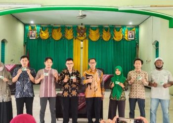 Tahap 2 Kemenag Brebes Peduli Bagikan 30 Kartu Kepesertaan BPJS ketenagakerjaan.