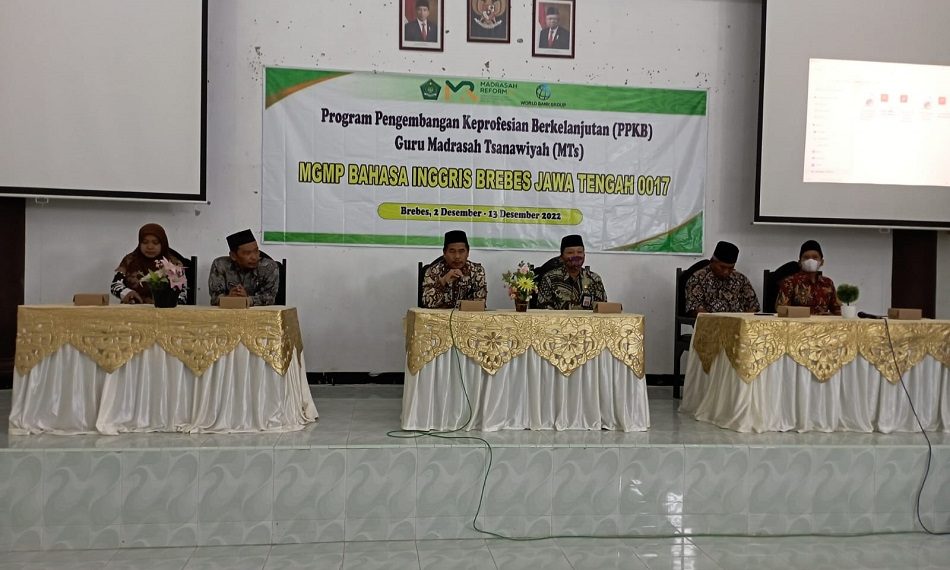 Pelatihan Pengembangan Keprofesian Berkelanjutan (PKB) MGMP Mapel Bahasa Inggris Korwil MTsN 2 Brebes