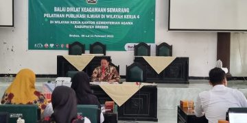 Kasubag TU &nbsp;Brebes Tutup PDWK Harapkan Guru Mampu Menulis Publikasi Ilmiah. &nbsp;