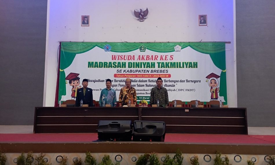 Wisuda Akbar: Kepala Kemenag Brebes Berharap Jadiah Santri Yang Berakhlakul Karimah