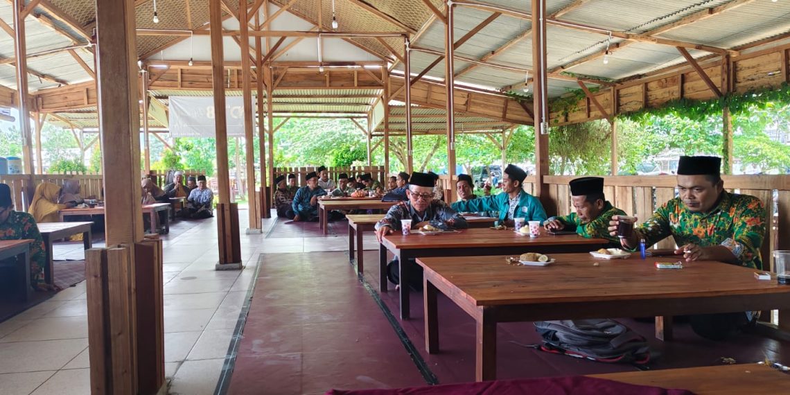 Kyai Fahruri didapuk Kembali Sebagai Ketua DPAC FKDT Kec Larangan