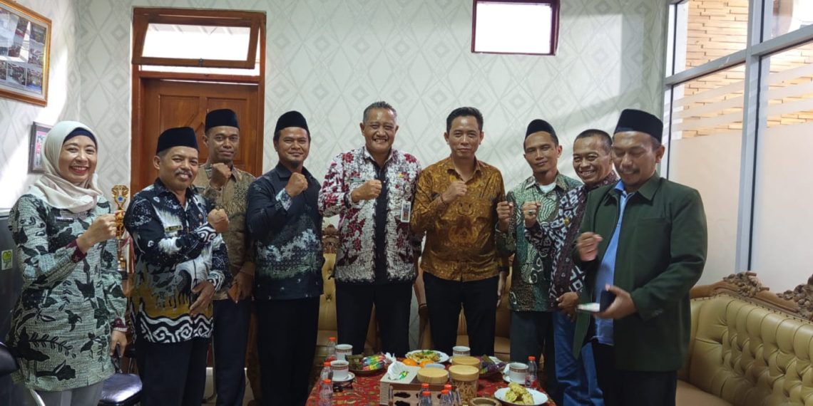 Perkuat Regulasi MDT di Brebes, DPC FKDT Kunjungi Dinpermades