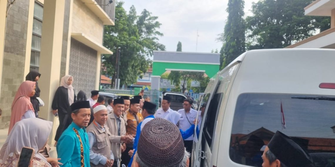 10 Orang tambahan Jamaah Calon Haji dilepas Berangkat Ke Embarkasi Solo