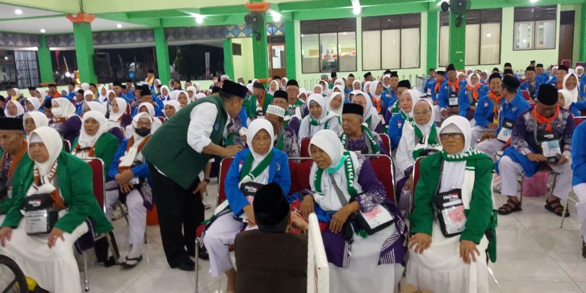 1039 Jammah Calon Haji Brebes di Berangkatkan Dari Asrama Haji Donohudan Ke Tanah Suci.
