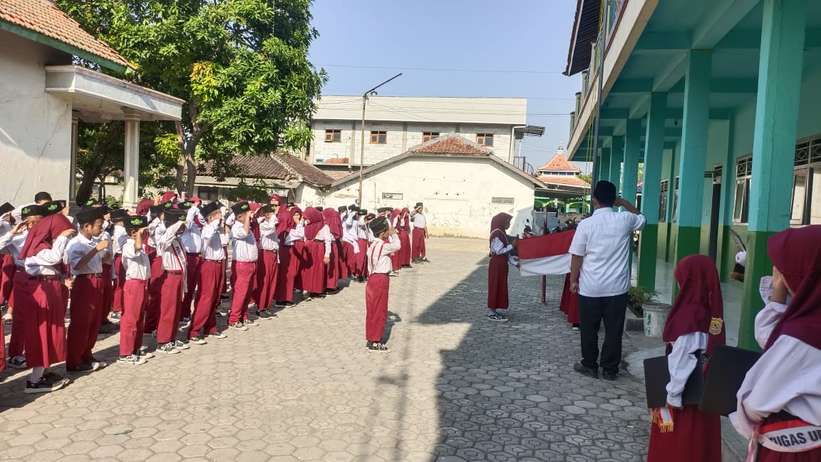 Murid MI Sirojut Tholibin Meraih Medali Emas dalam Ajang OSSN