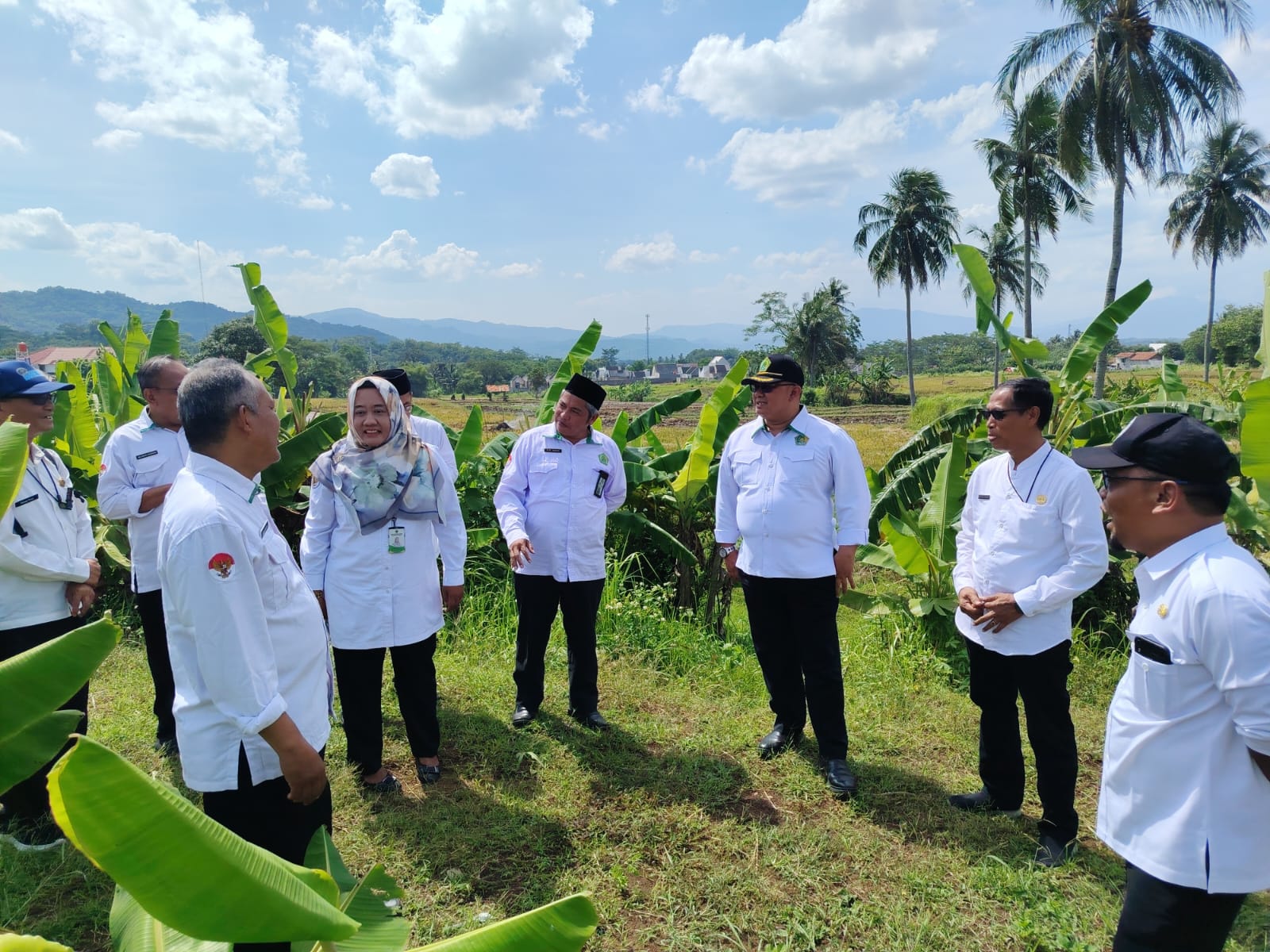 Pastikan Kesiapan Lahan,  Kakanwil Tinju Lokasi Pembangaun KUA Excelent Bumiayu  