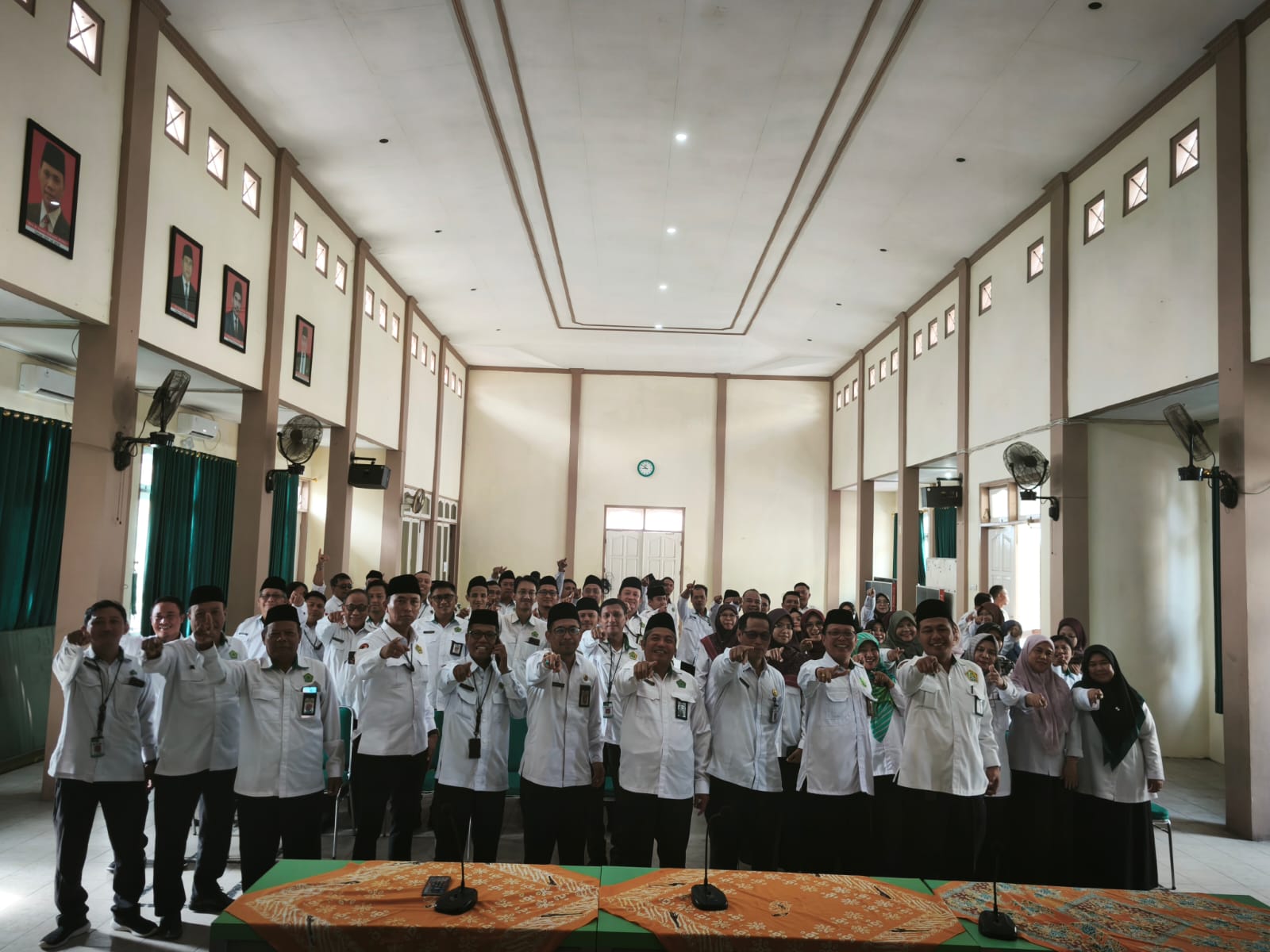 Tahun  Baru 2026, ASN Kemenag Brebes  Bertekad dan Berkomitmen Berikan Pelayanan Paripurna