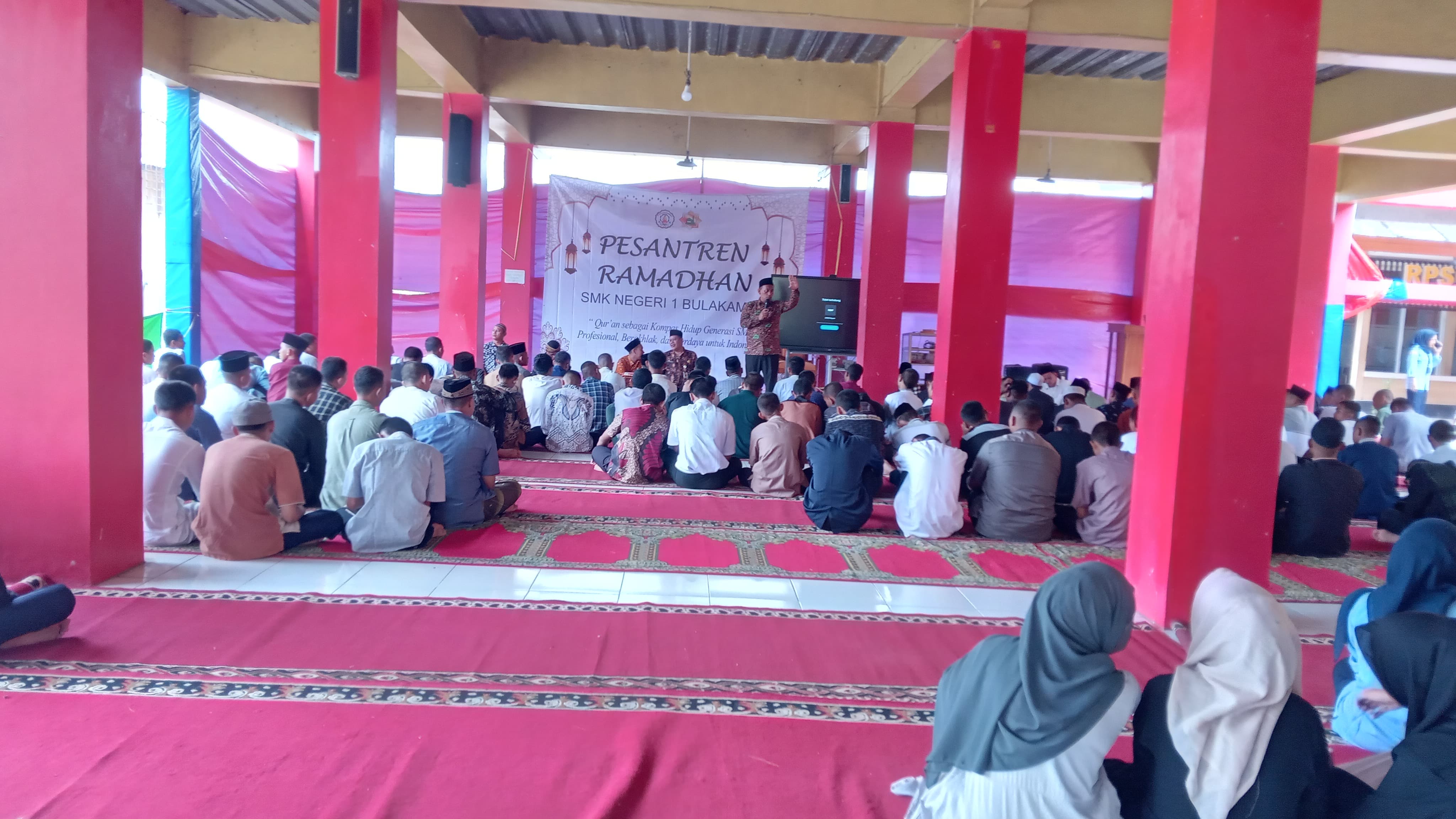 Awali Pesantren Ramadhan di SMKN 1 Bulakamba, Peserta Khatamkan Quran 30 Juz