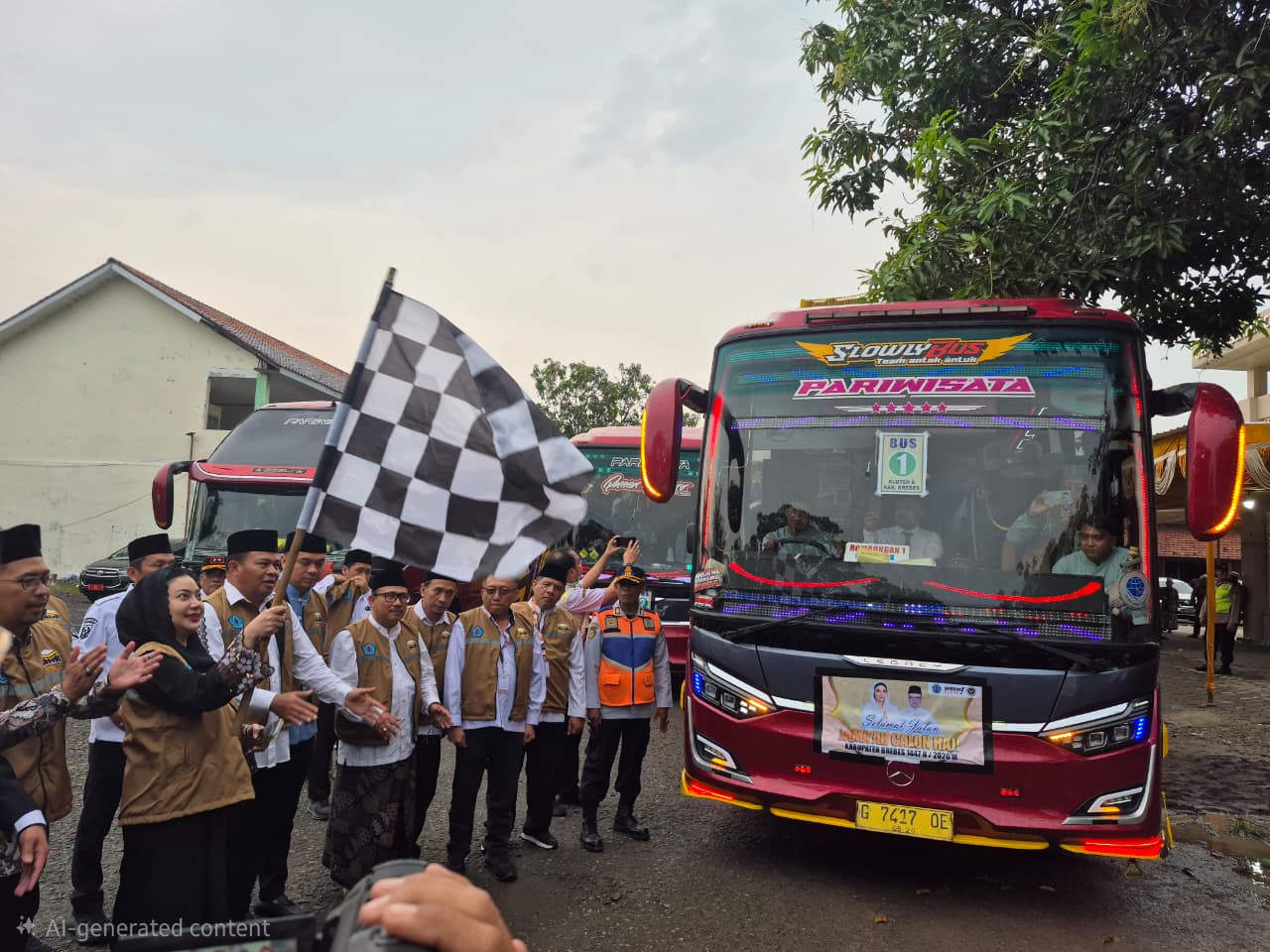 Lepas 354 Jemaah Calon Haji Kloter 6, Bupati Brebes Pesan Jaga Kesehatan dan Nama Baik Daerah