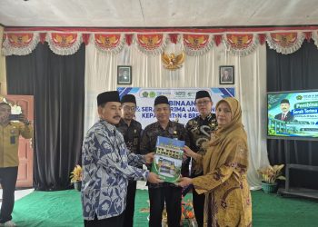 Serah Terima Jabatan Kepala MTsN 4 Brebes, Masroni Serahkan Amanah kepada Afrohah